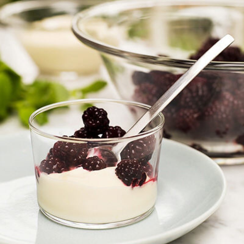 Björnbär med lemon curd