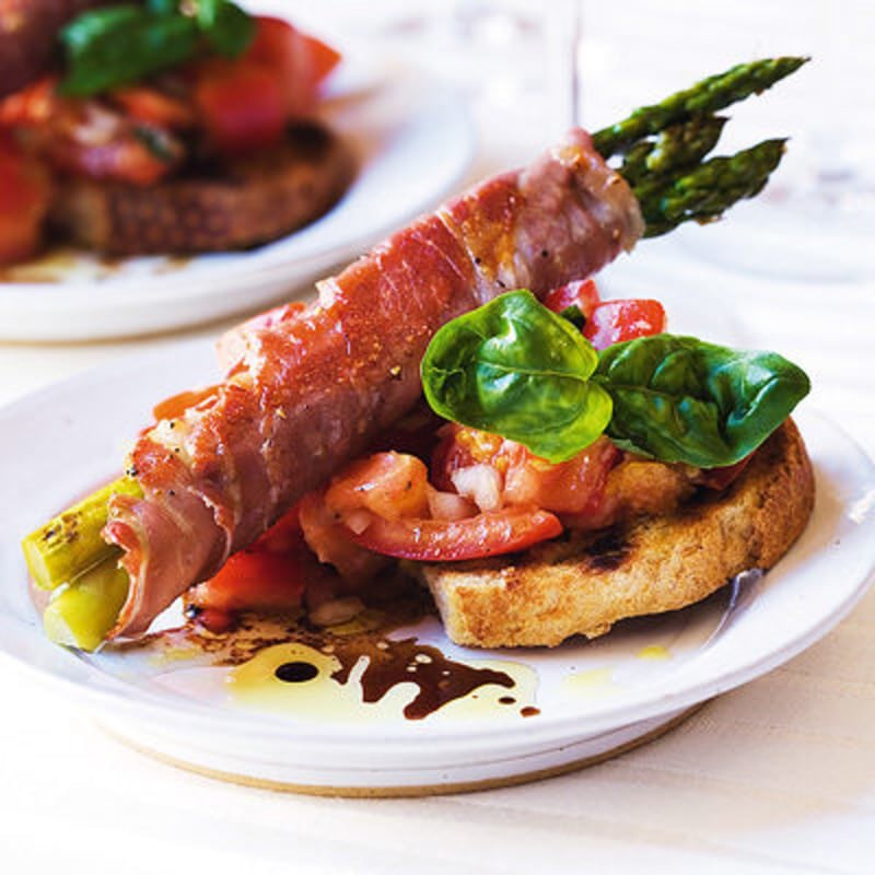 Bruschetta med prosciuttolindad sparris
