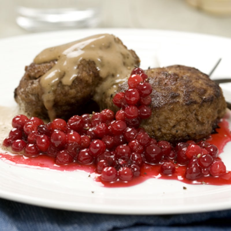 Viltwallenbergare med gräddsås