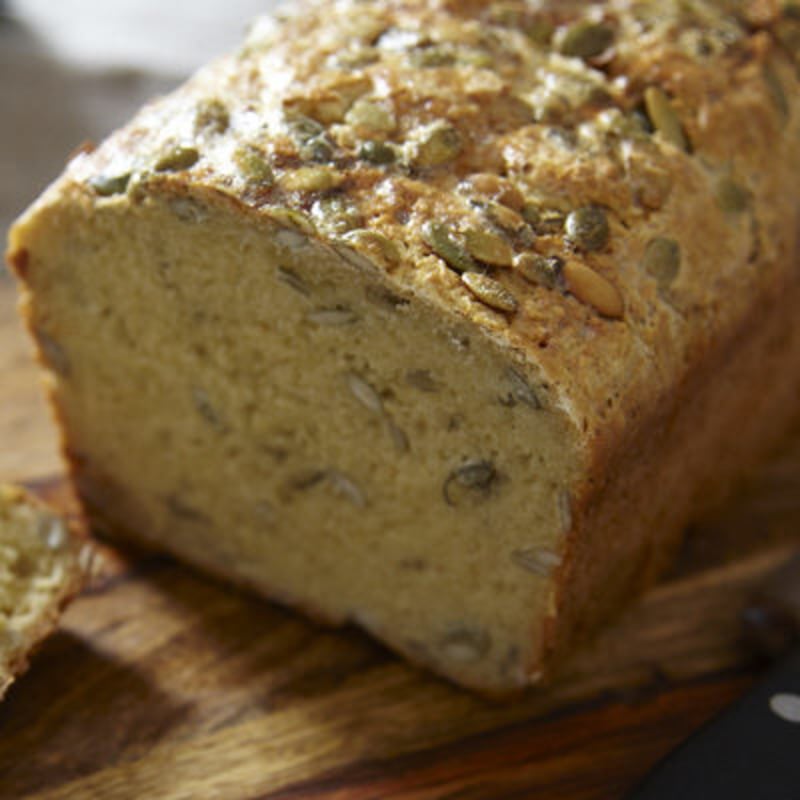 Glutenfri majslimpa med pumpakärnor
