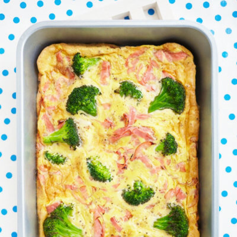 Omelett med skinka och broccoli
