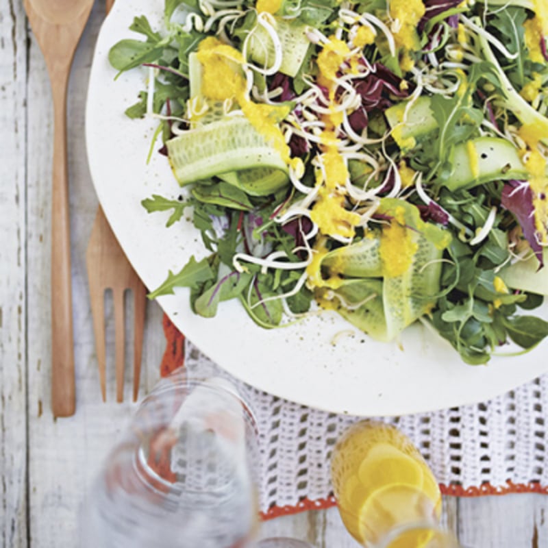 Grön sallad med melonvinägrett