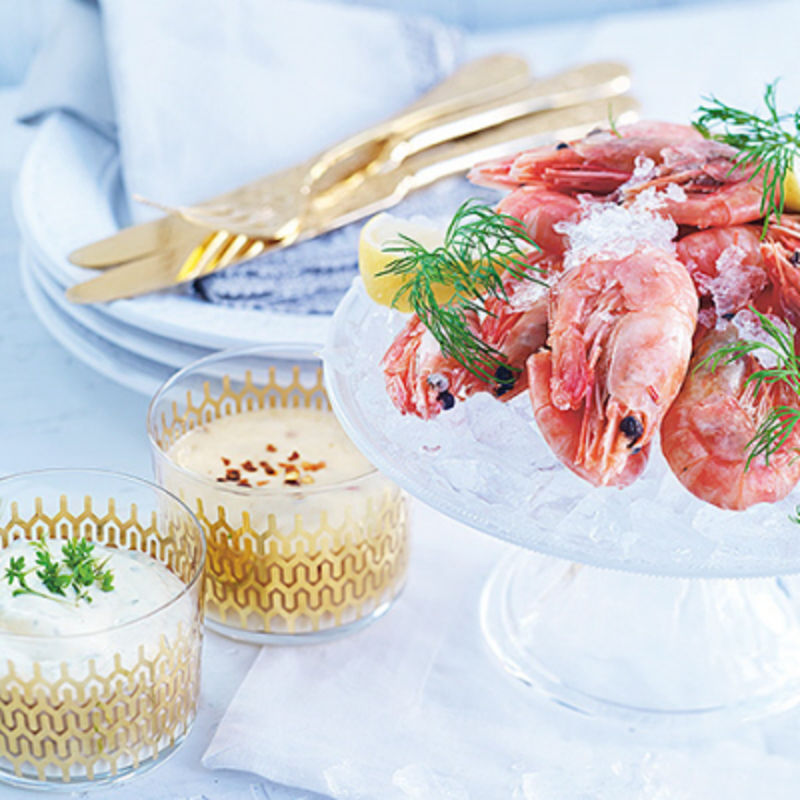 Isade räkor med rökt chiliaioli och krassekräm