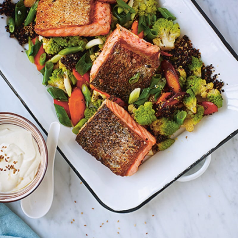 Lax med chunky quinoa och senapssås