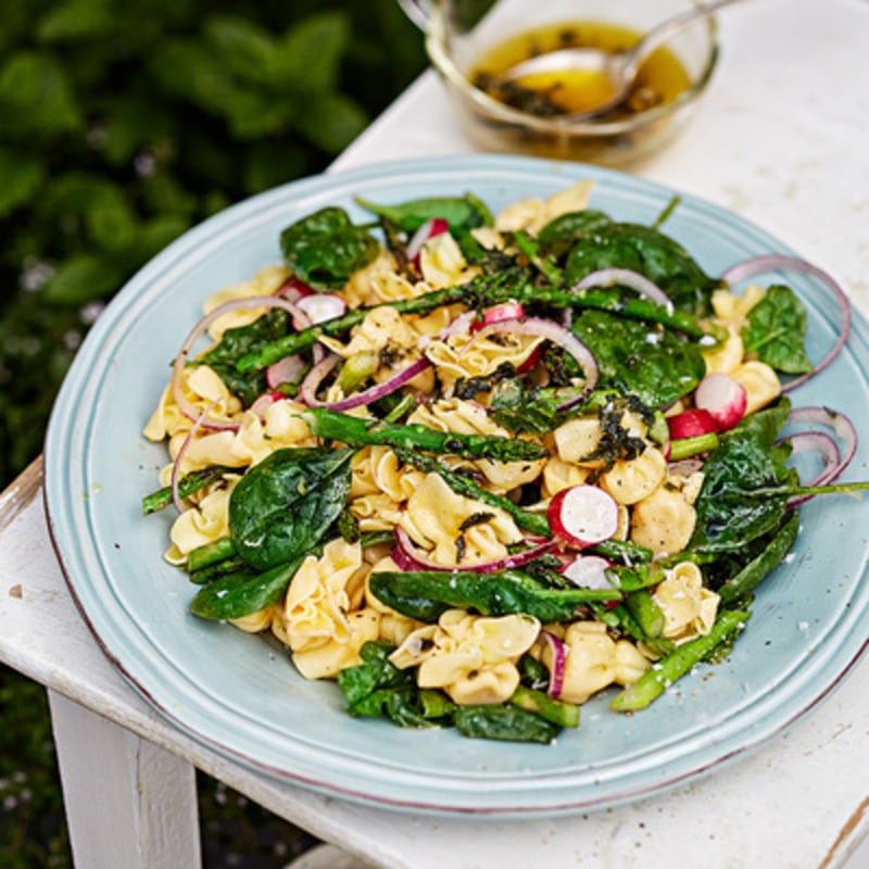 Pastasallad med salvia & brynt smör