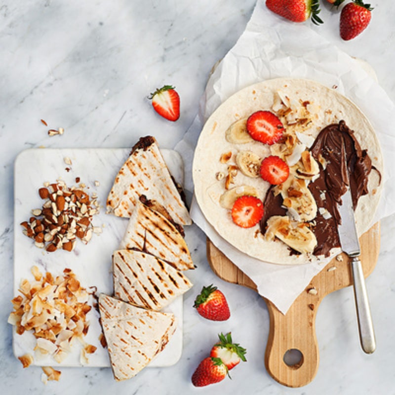 Grillade tortillas med Nutella, banan och jordgubbar