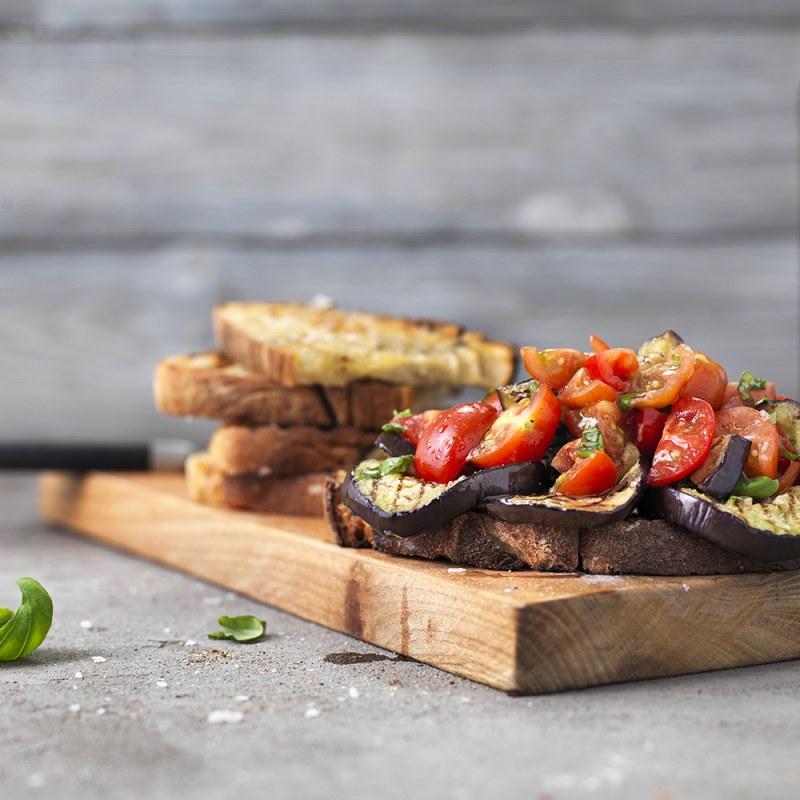 Grillad bruschetta med aubergine