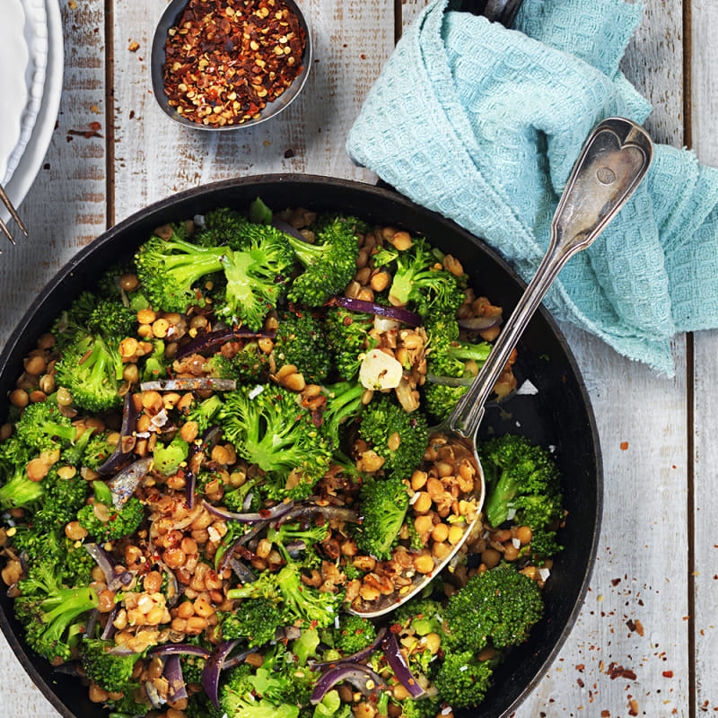 Lins- och broccoliwok med fläskytterfilé