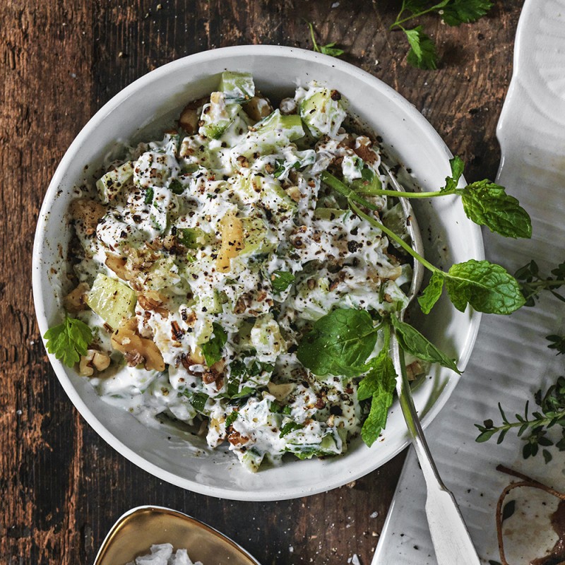 Gurktzatziki med valnötter