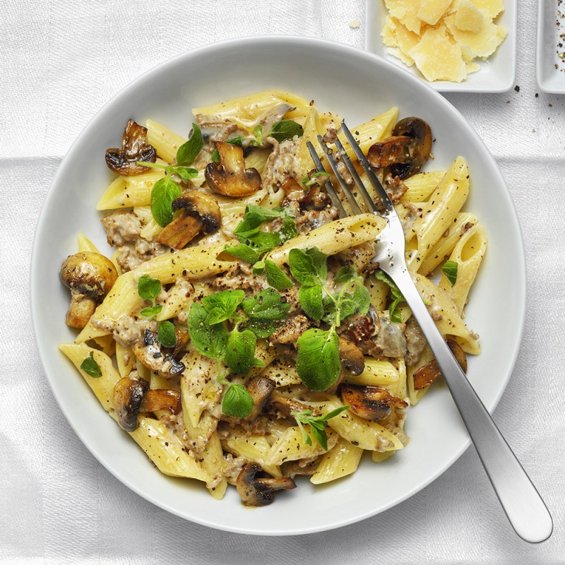 Pasta penne med köttfärs och champinjoner