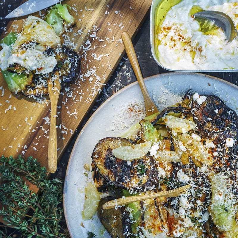 Grillad spetskål och aubergine med fetaostyoghurt