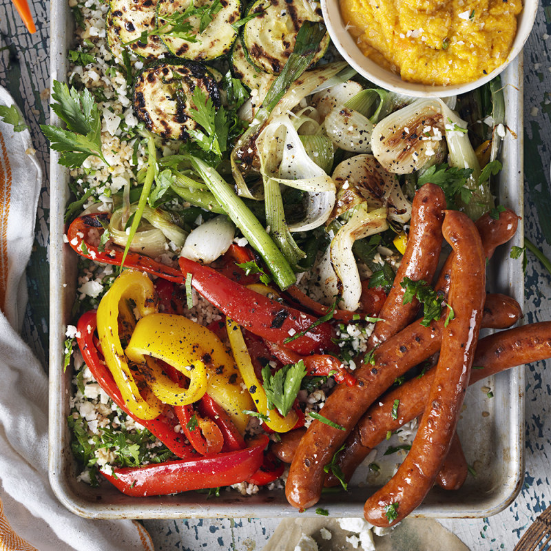 Blomkålstabbouleh med rostade grönsaker och lammkorv