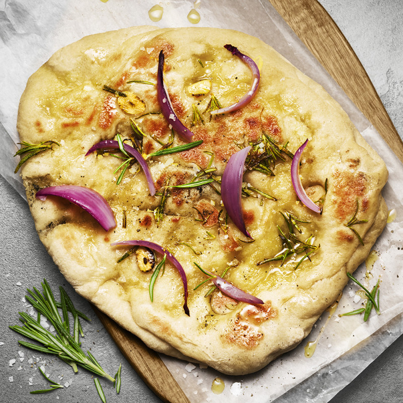 Grillat festbröd på pizzasten