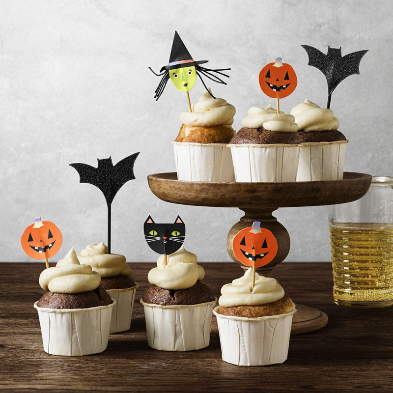 Halloweencupcakes med färskosttopping