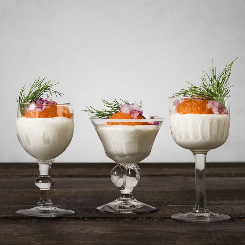 Gräddfilspannacotta med rom