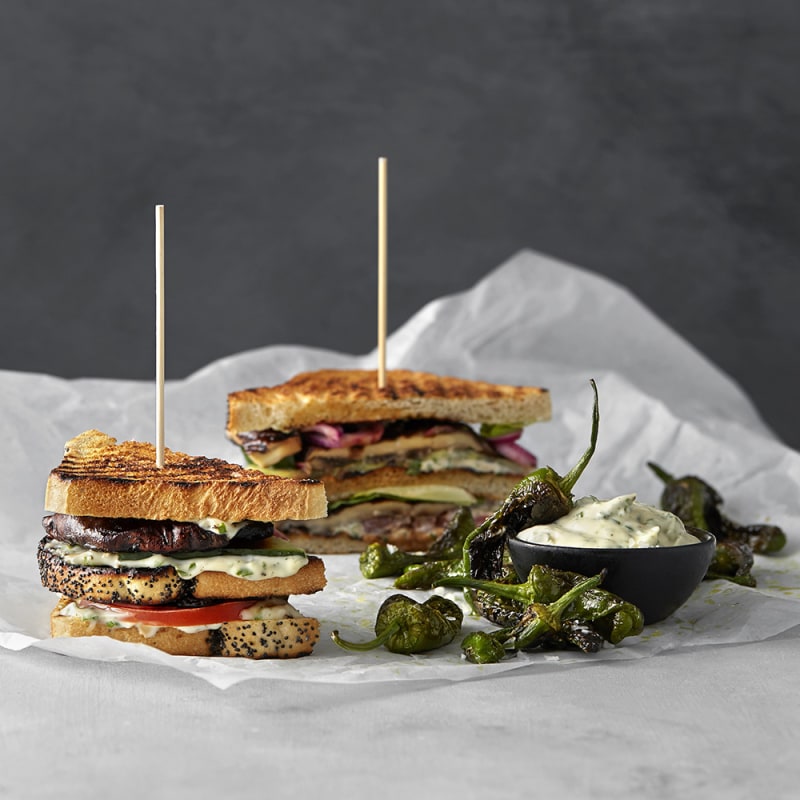 Club sandwich med grillad portabello