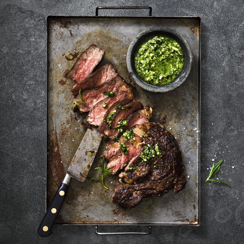 Grillad entrecôte med örtpesto