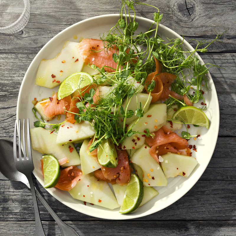 Melonsallad med kallrökt lax