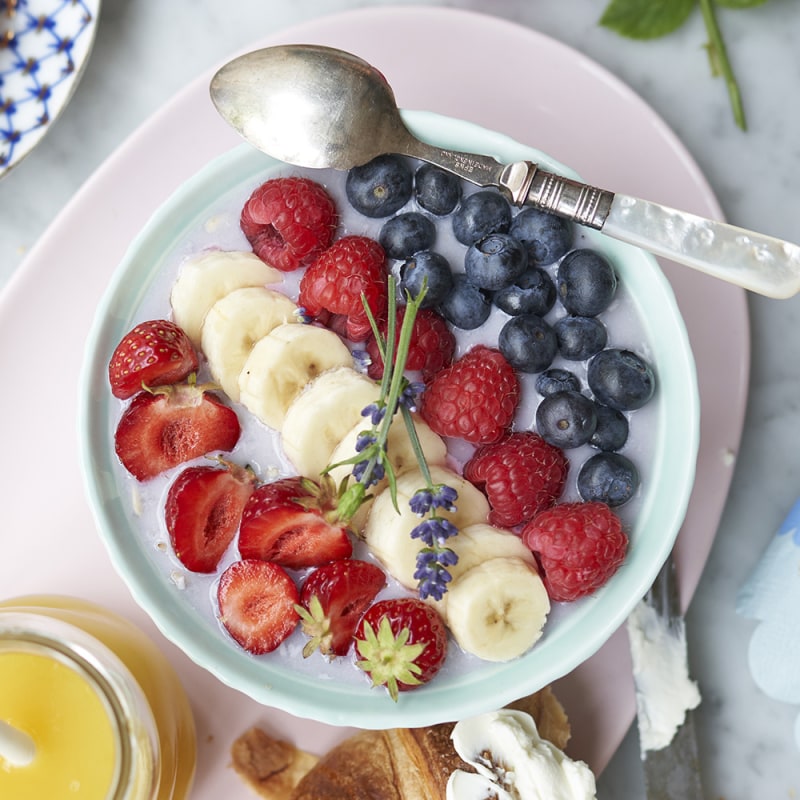 Overnight oats med blåbär och kardemumma