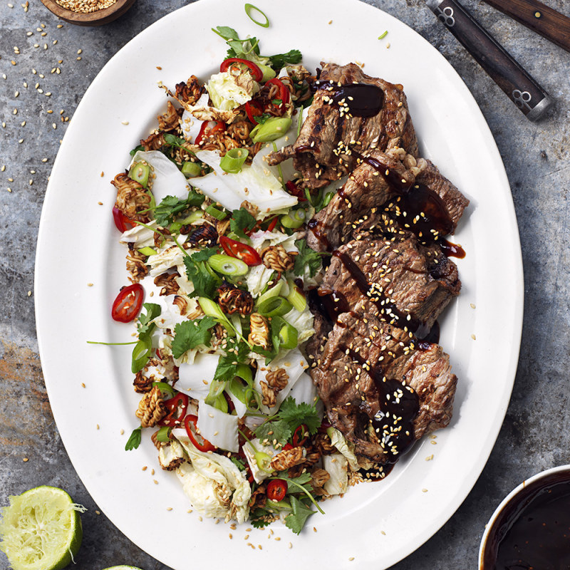 Grillad entrecôte med koreansk nudelsallad