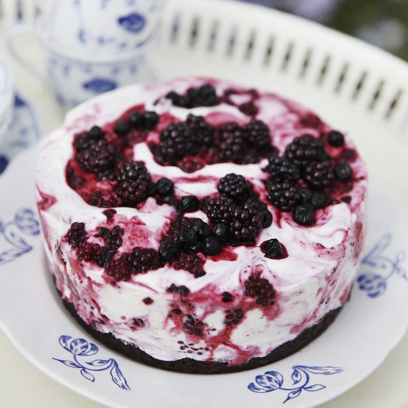 Vegansk glasstårta med bärrippel