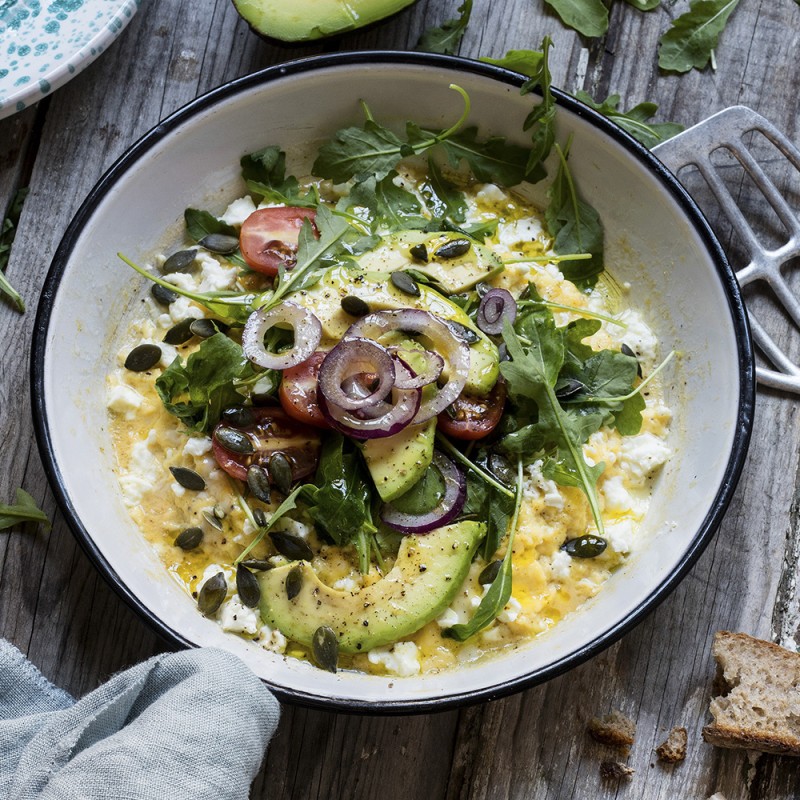 Omelett med avokado och fetaost
