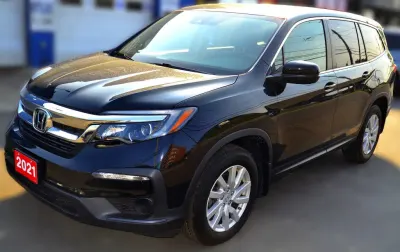 Presenting a 2021 Honda Pilot LX, a versatile SUV that combines reliability with spaciousness, perfect for families and adventure seekers alike. With only 66,555 km on the odometer, this vehicle is in excellent condition and ready for its next owner.
Priced competitively at $31,700 CAD, this Honda Pilot offers significant value in the current market. Its reputation for durability and low maintenance costs positions it well for resale, making it an attractive option for dealers looking to enhance their inventory.
The Honda Pilot LX is equipped with essential features that ensure comfort and safety, appealing to a broad range of buyers. This model's strong resale potential and Honda’s brand loyalty make it a smart addition to any dealership's offerings.