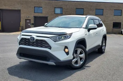 Introducing a 2019 Toyota RAV4 Hybrid Limited, a versatile SUV that combines efficiency with premium features. With 247,018 kilometers on the odometer, this model is priced competitively at $12,300 CAD, making it an attractive option for dealers looking to expand their inventory.
The RAV4 Hybrid Limited is equipped with advanced technology and safety features, ensuring a comfortable and secure driving experience. Its hybrid powertrain offers excellent fuel economy, appealing to eco-conscious consumers and enhancing its resale potential in a growing market.
This vehicle's age and mileage position it as a reliable choice for budget-minded buyers, while Toyota's reputation for durability ensures strong resale value. Don't miss the opportunity to add this well-maintained RAV4 Hybrid to your dealership's lineup.