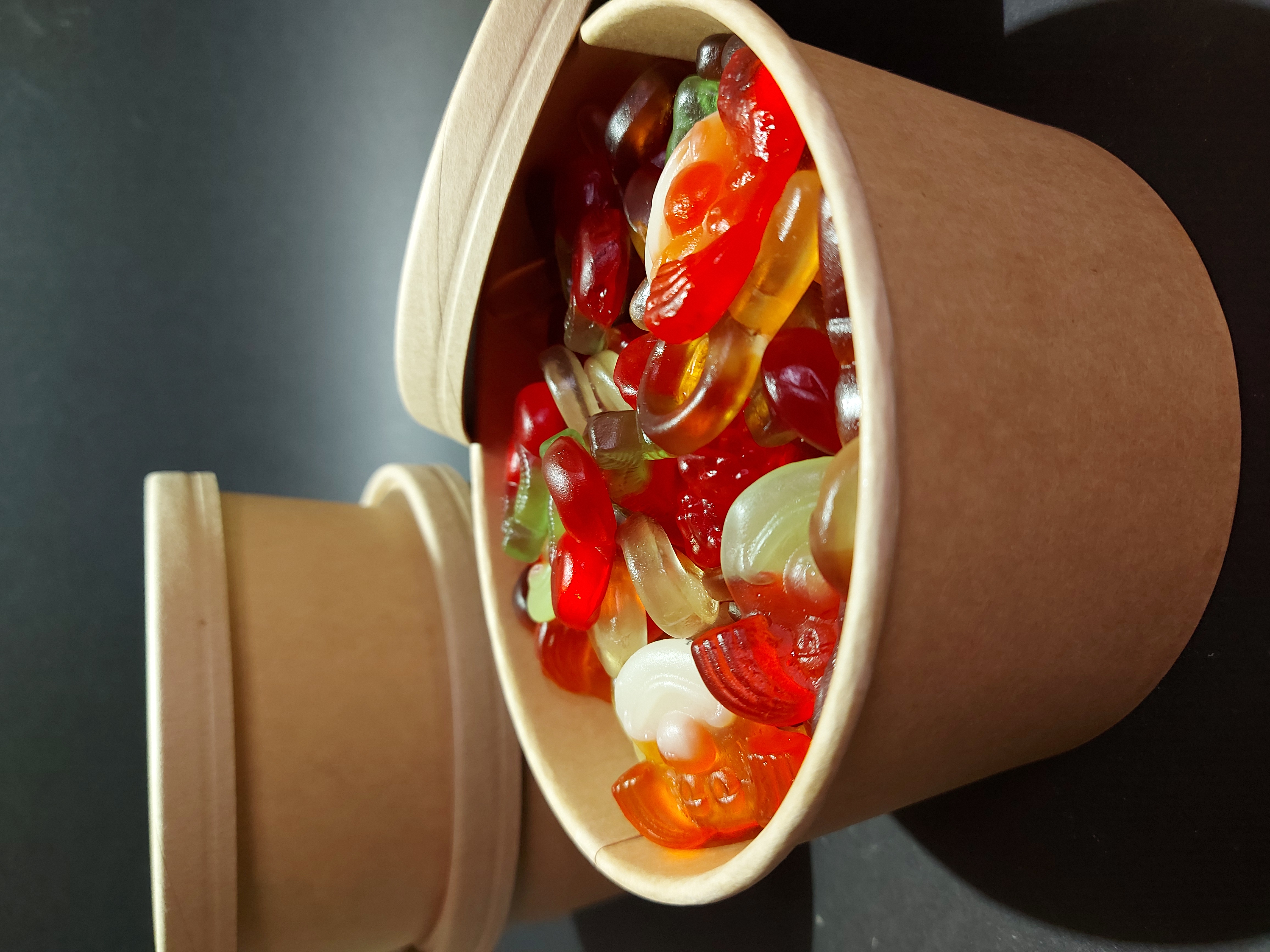 Snoep box met 750 gr geoliede snoepen