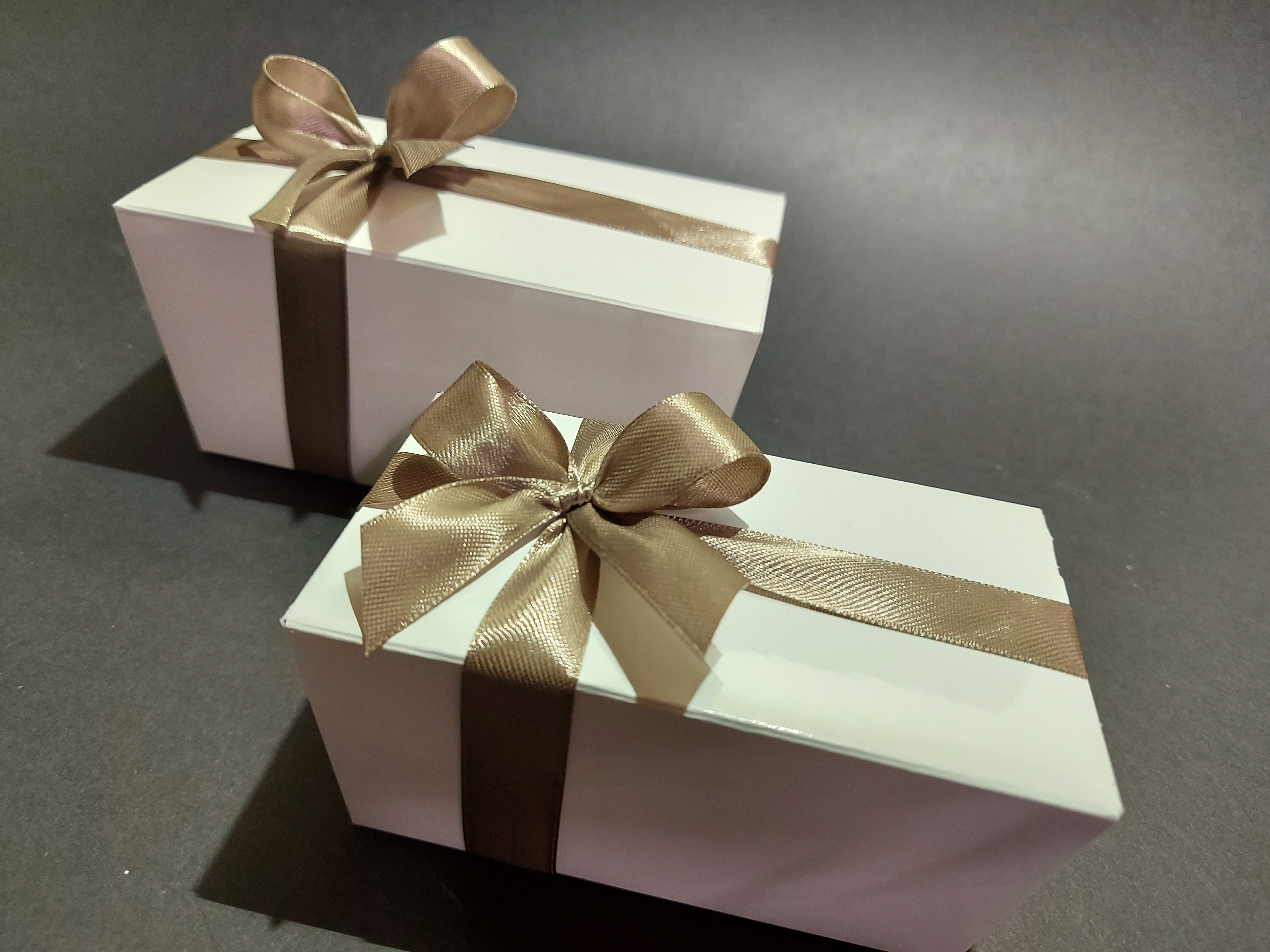 Schilfertruffels in ballotin met strik - 550 gr - fondant chocolade