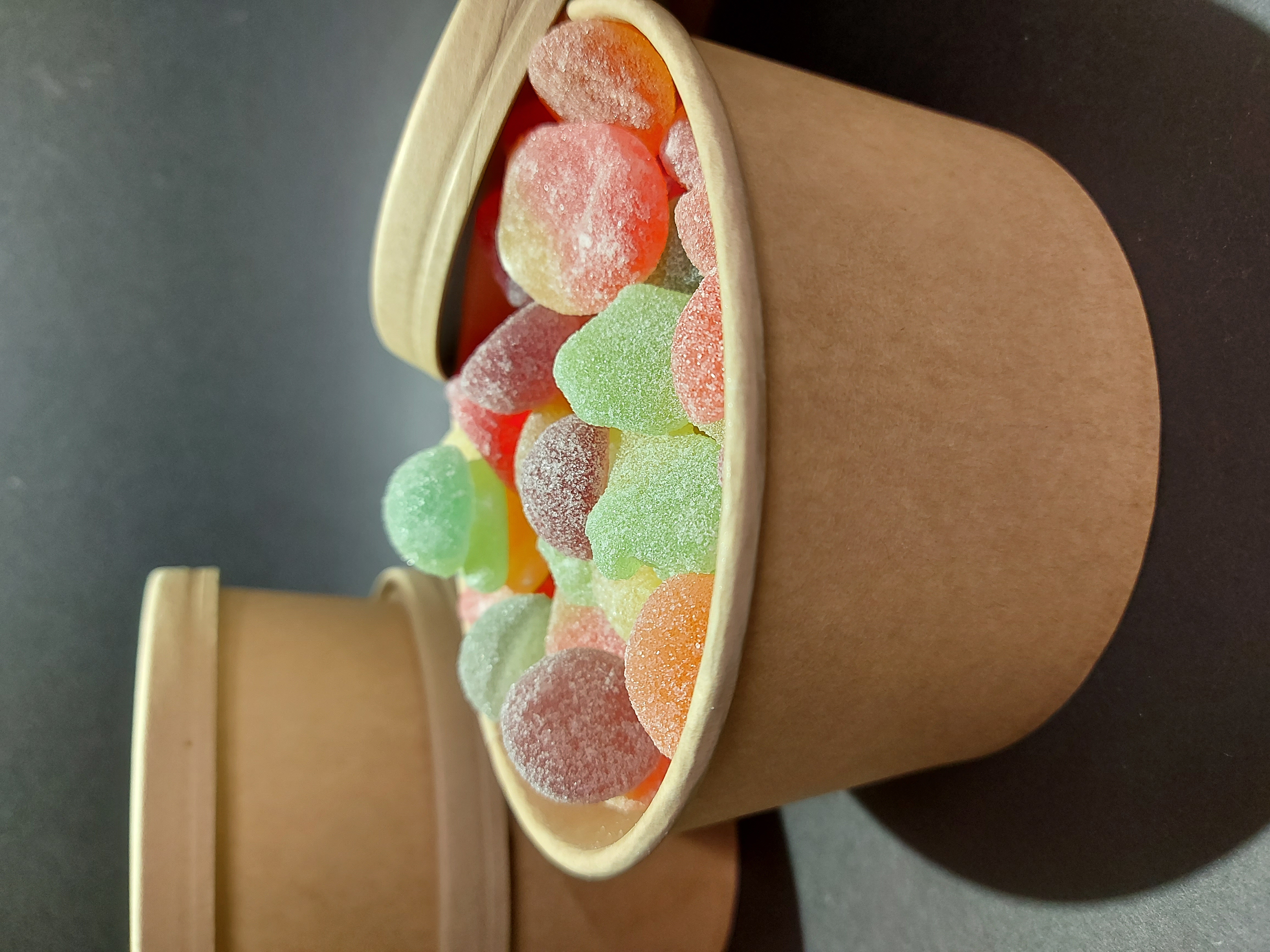 snoepbox met 750 gr gesuikerde snoep