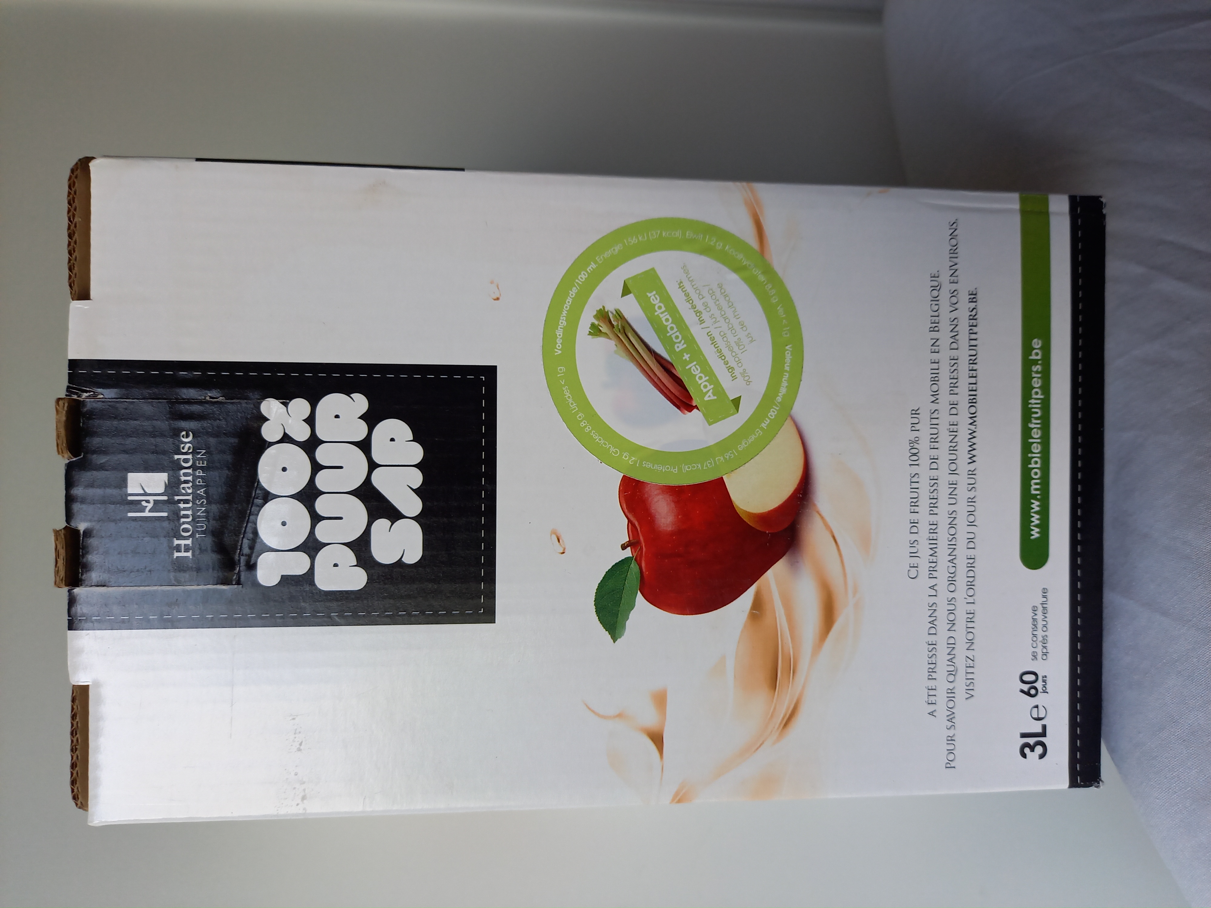 Vers geperst fruitsap: appel + rabarber