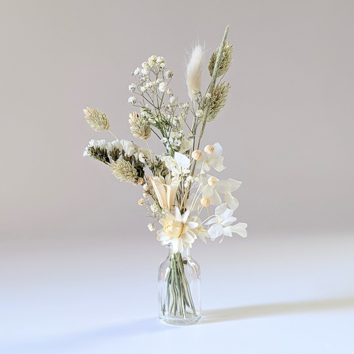 Mini boeket droogbloemen (wit) met vaasje