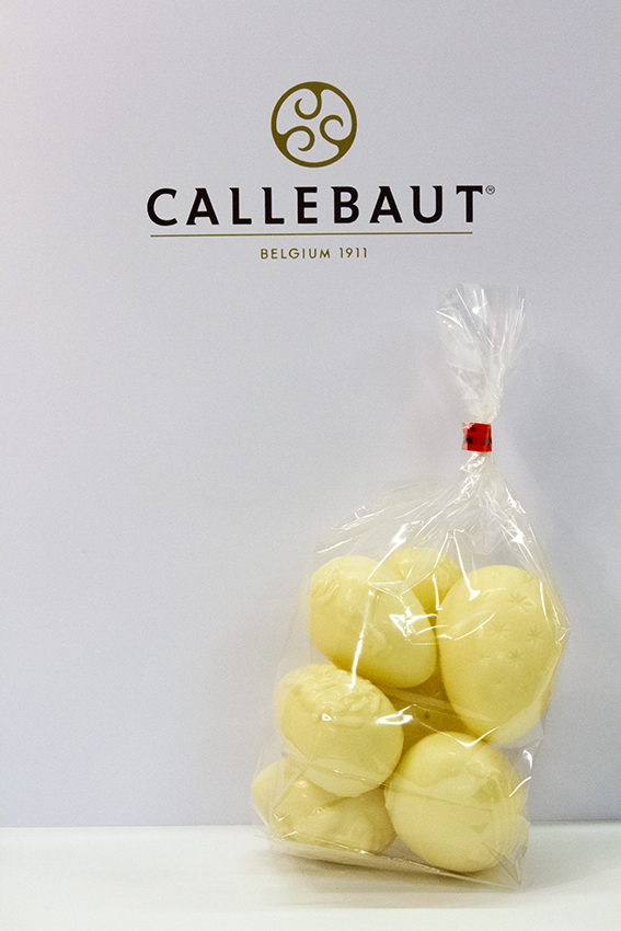 250 gr paaseieren: witte chocolade in mica zak