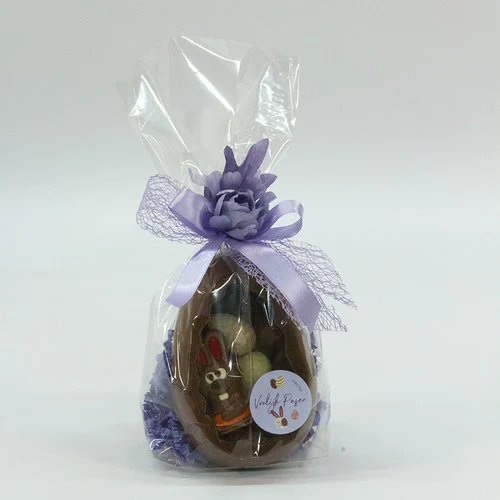 Gekarteld ei gevuld met luxe verpakking