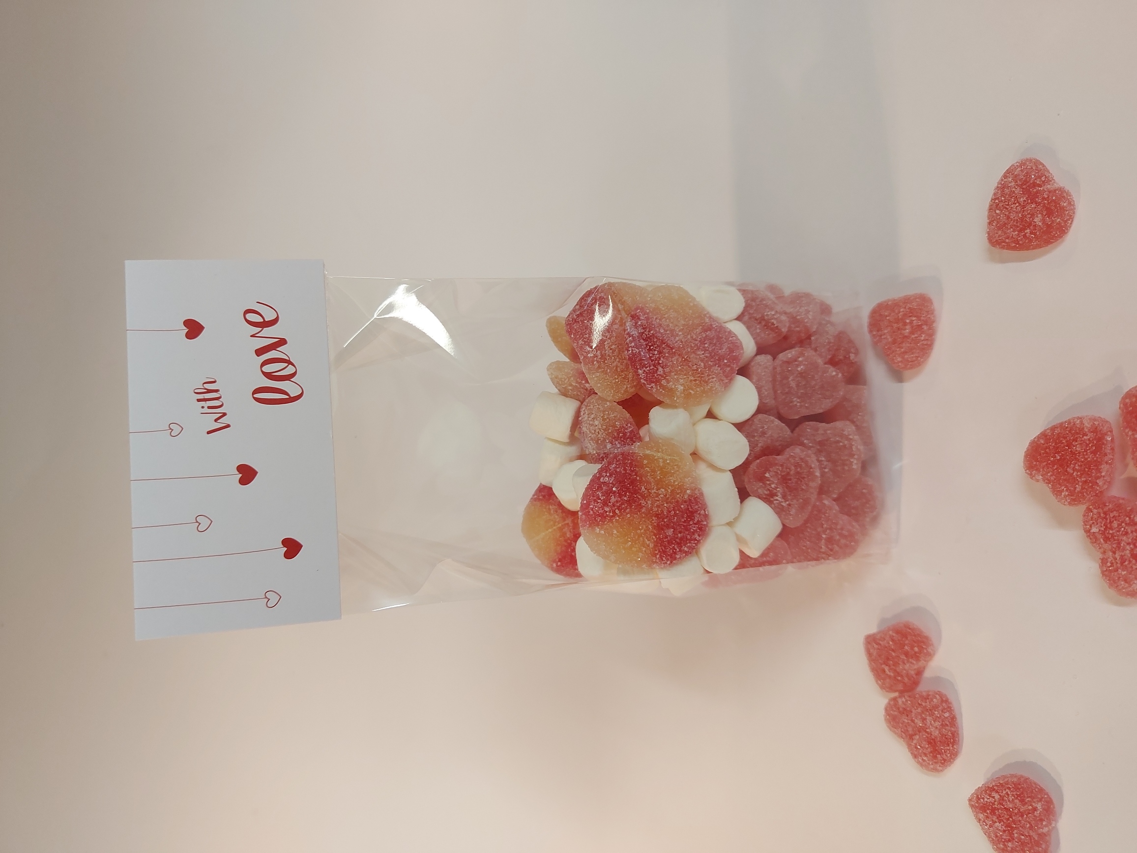 Valentijnssnoepen - 250 gr met label bedrukt voor Valentijn.