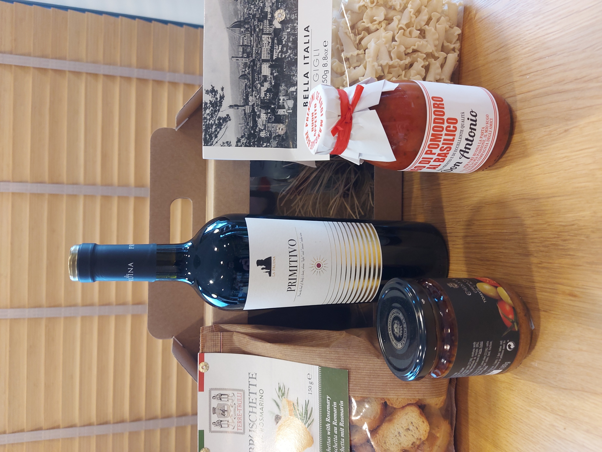 Zuiderse geschenkenmand in draagbox - 19/29/15 cm