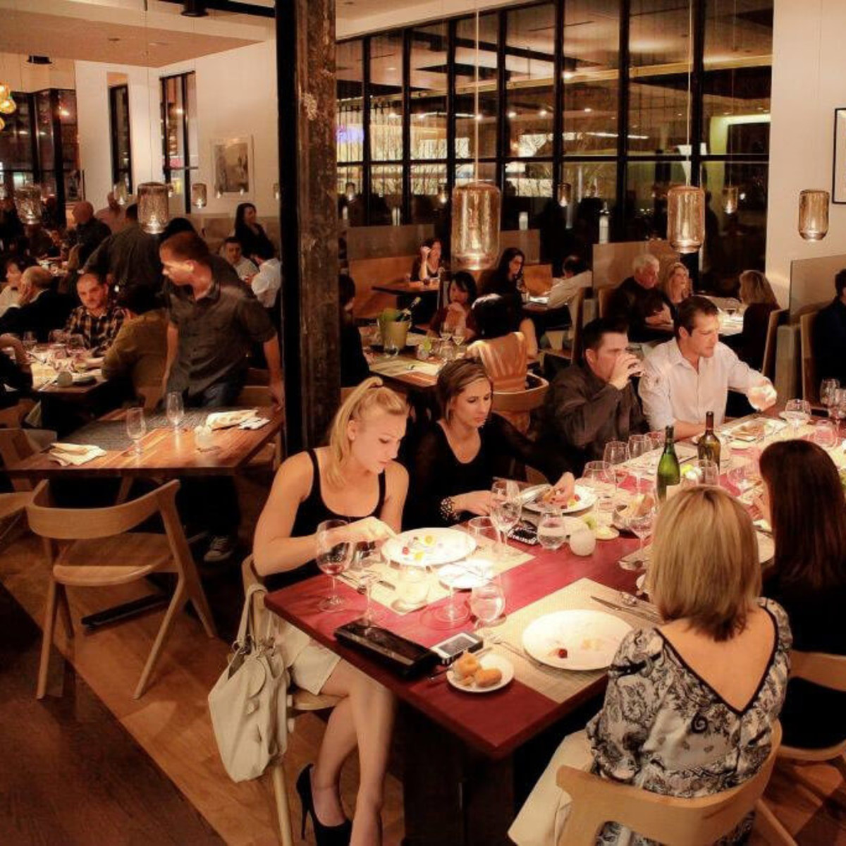 Dinner Crowd at Triniti Restaurant