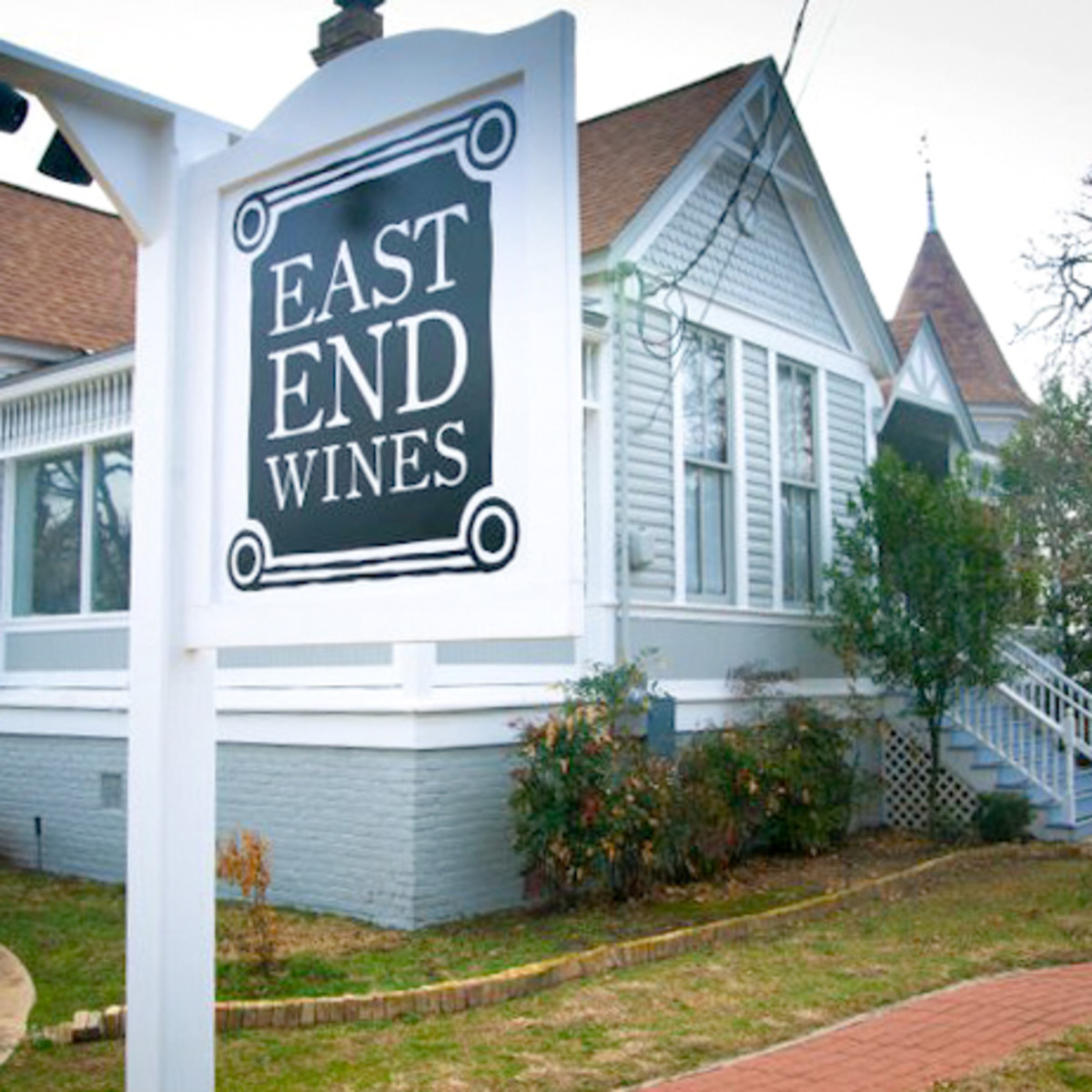 Austin Photo Set: News_Rob Moshein_not too hot to drink Champagne_August 2011_east end wines