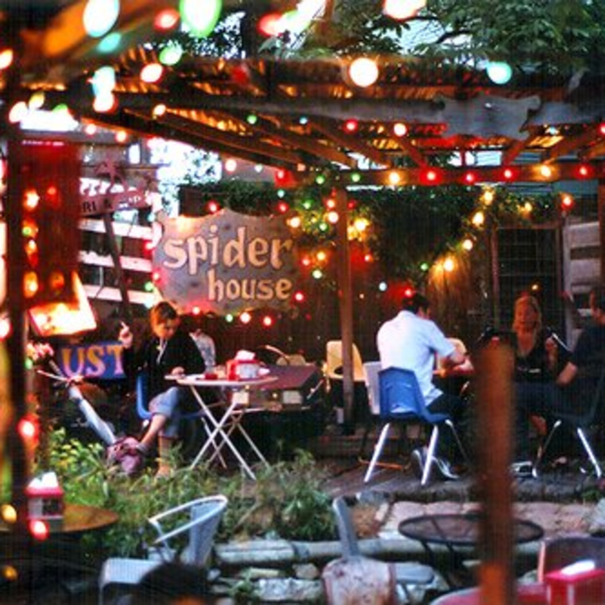 Austin Photo: Places_food_spider house interior