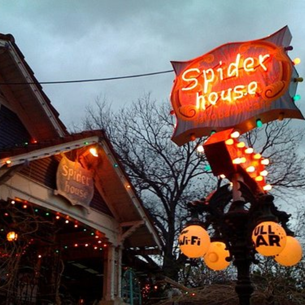 Austin Photo: Places_food_spider house exterior