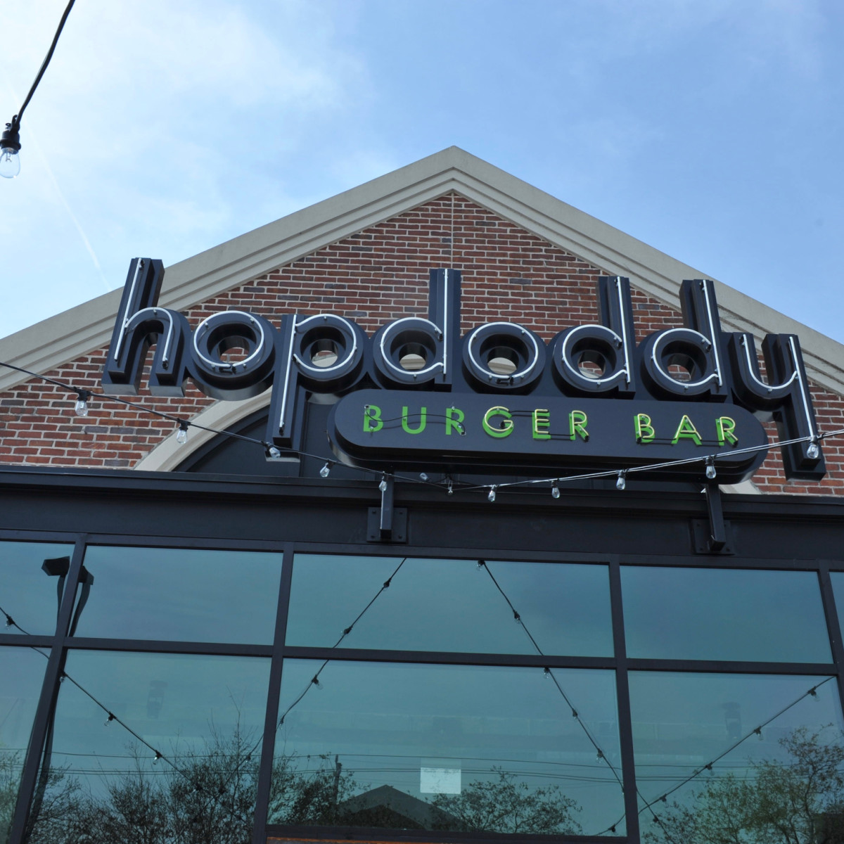 Sneak peek Hopdoddy comes to Rice Village with new chicken sandwich