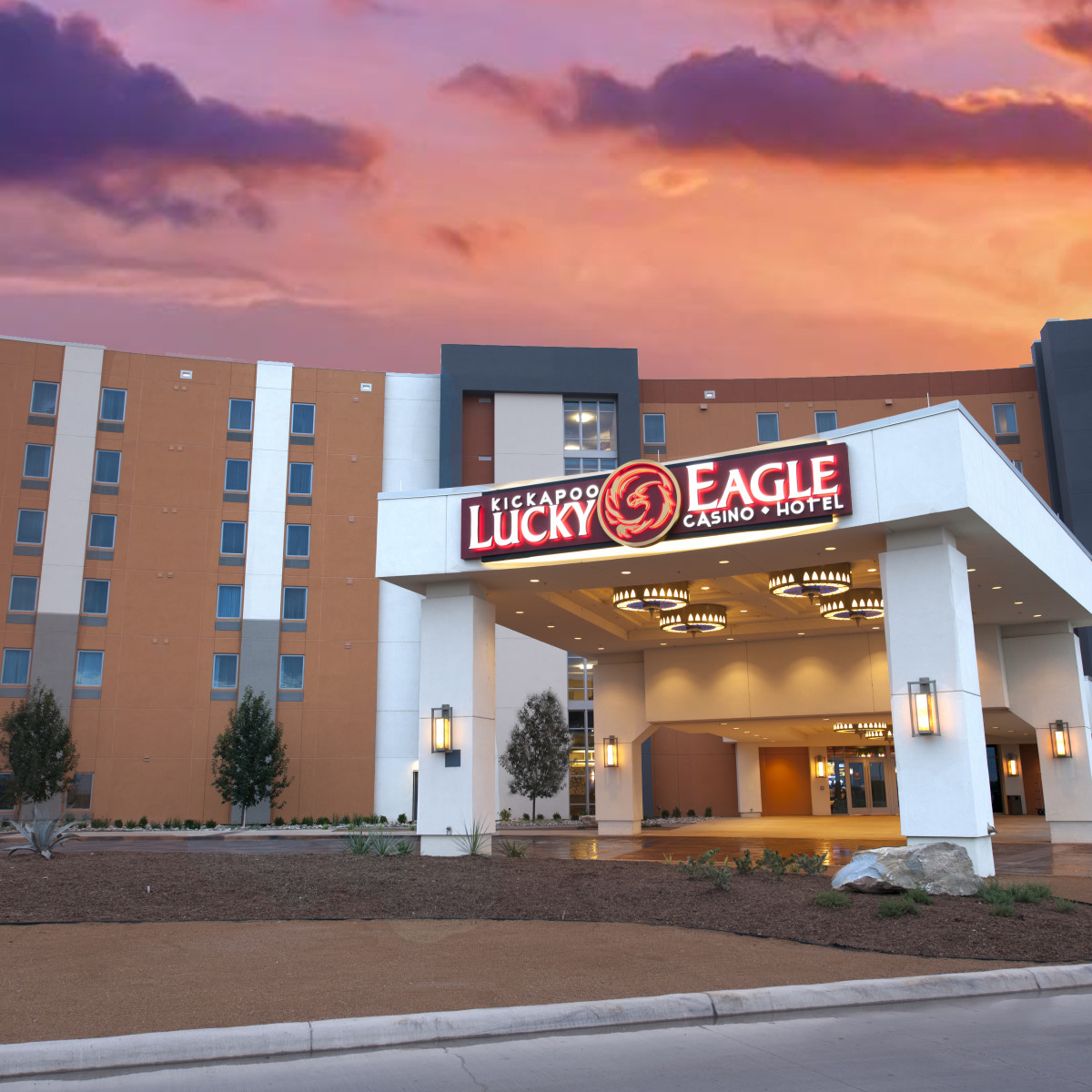 cheap hotels near kickapoo casino