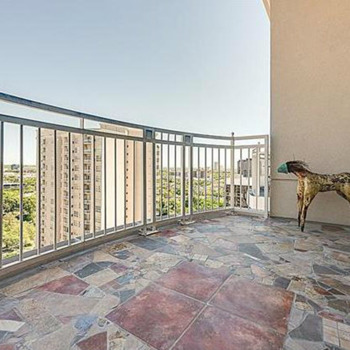 Turtle Creek condo affords penthouselike views for less than 250,000