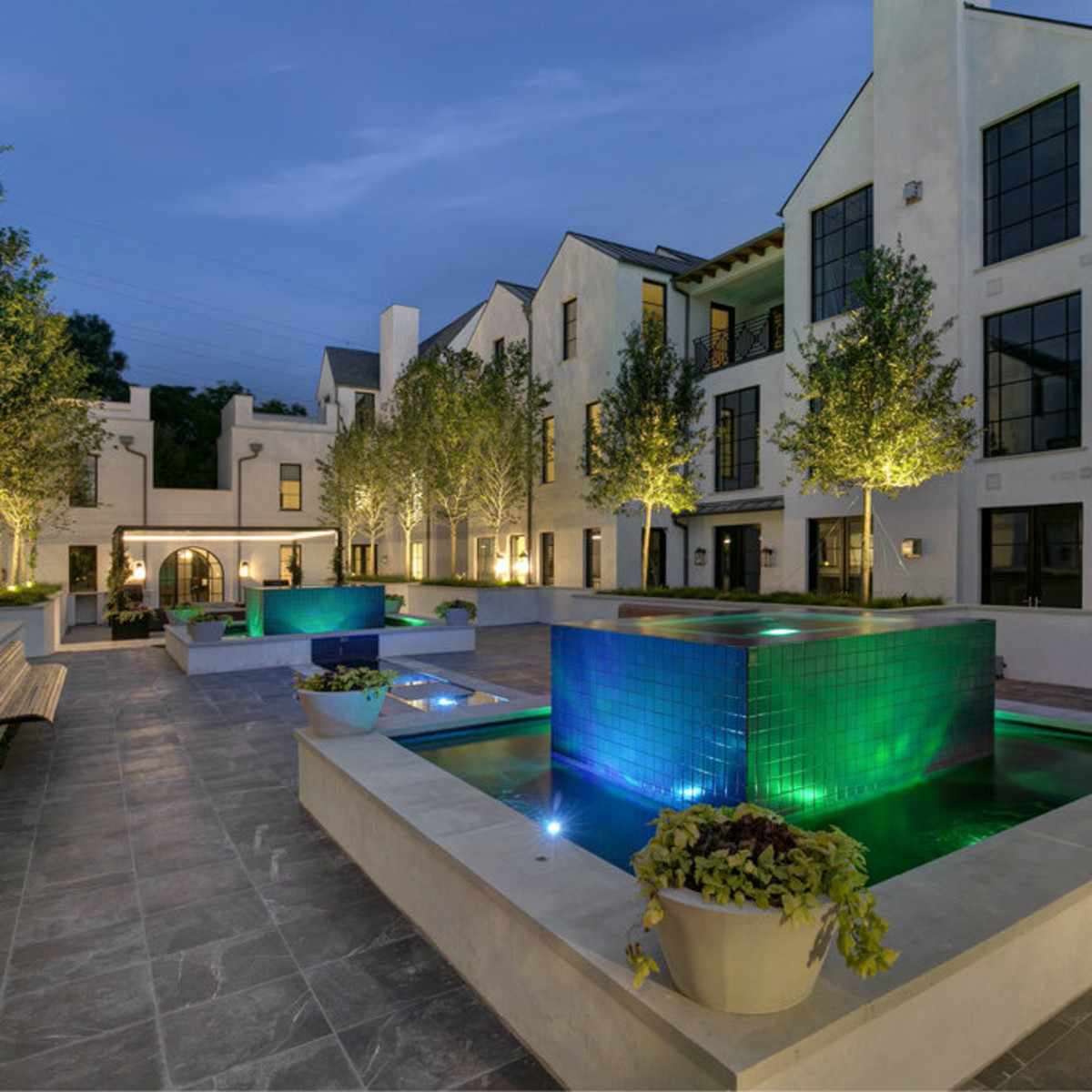 See why everyone's rushing to snap up these new Highland Park condos
