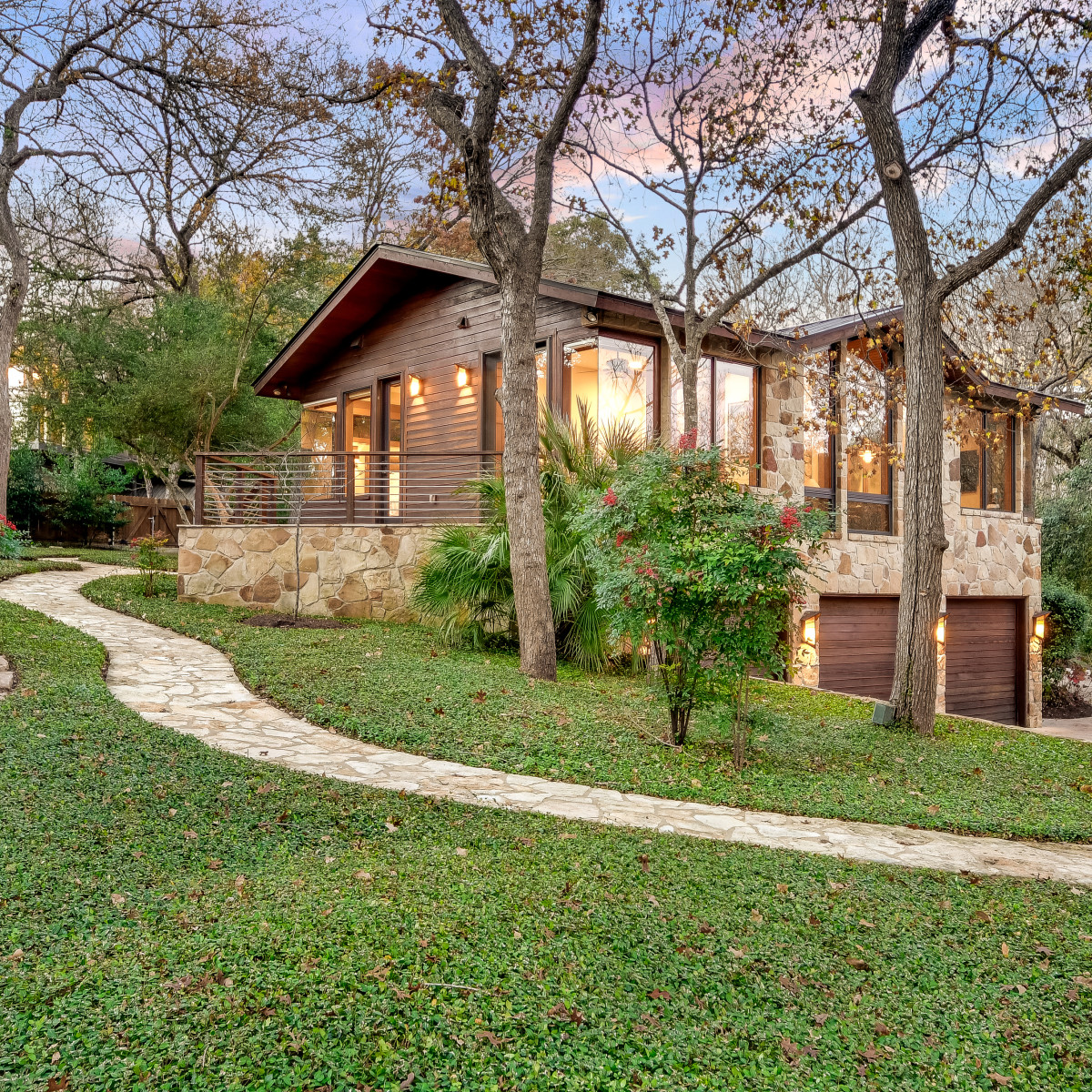 Lake Austin waterfront home echoes Frank Lloyd Wright masterpiece