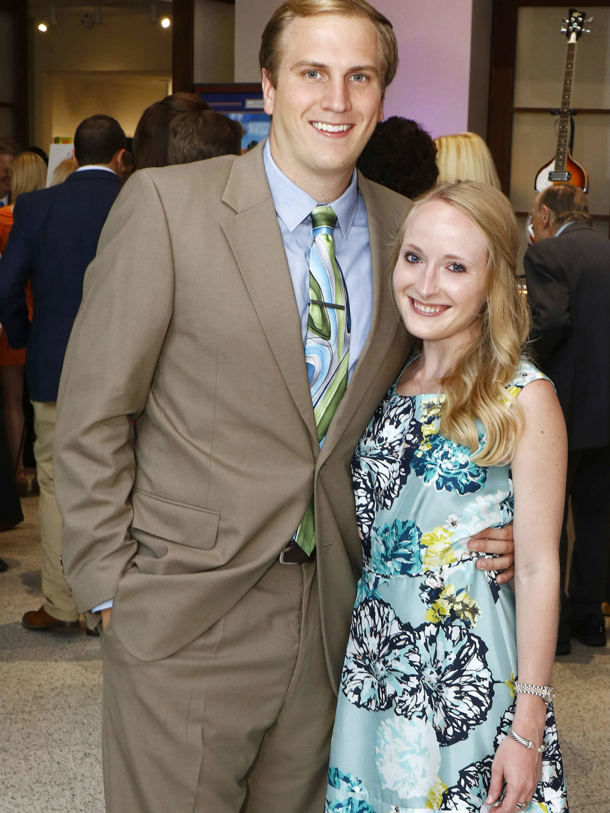 Daniel Mills, Sarah Frazee