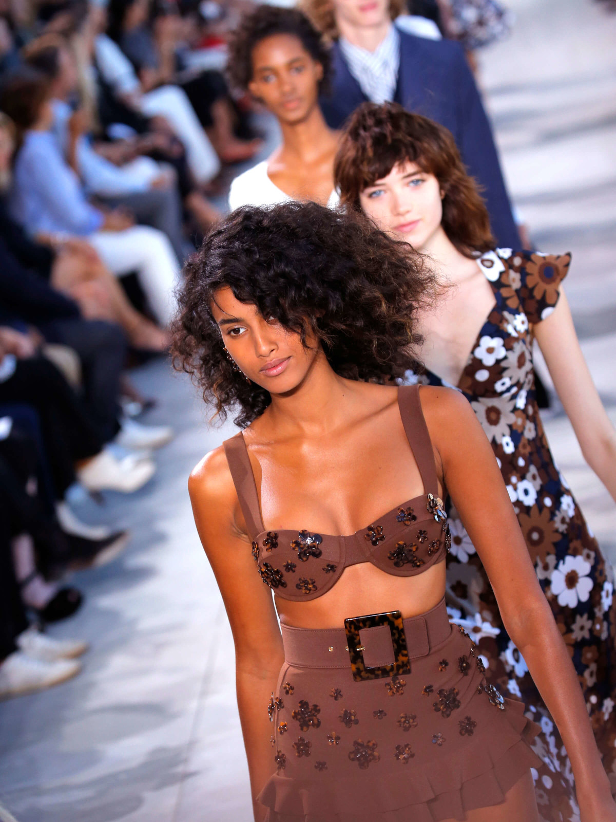 Michael Kors gets happy with optimistic collection despite model splat - CultureMap ...1200 x 1600