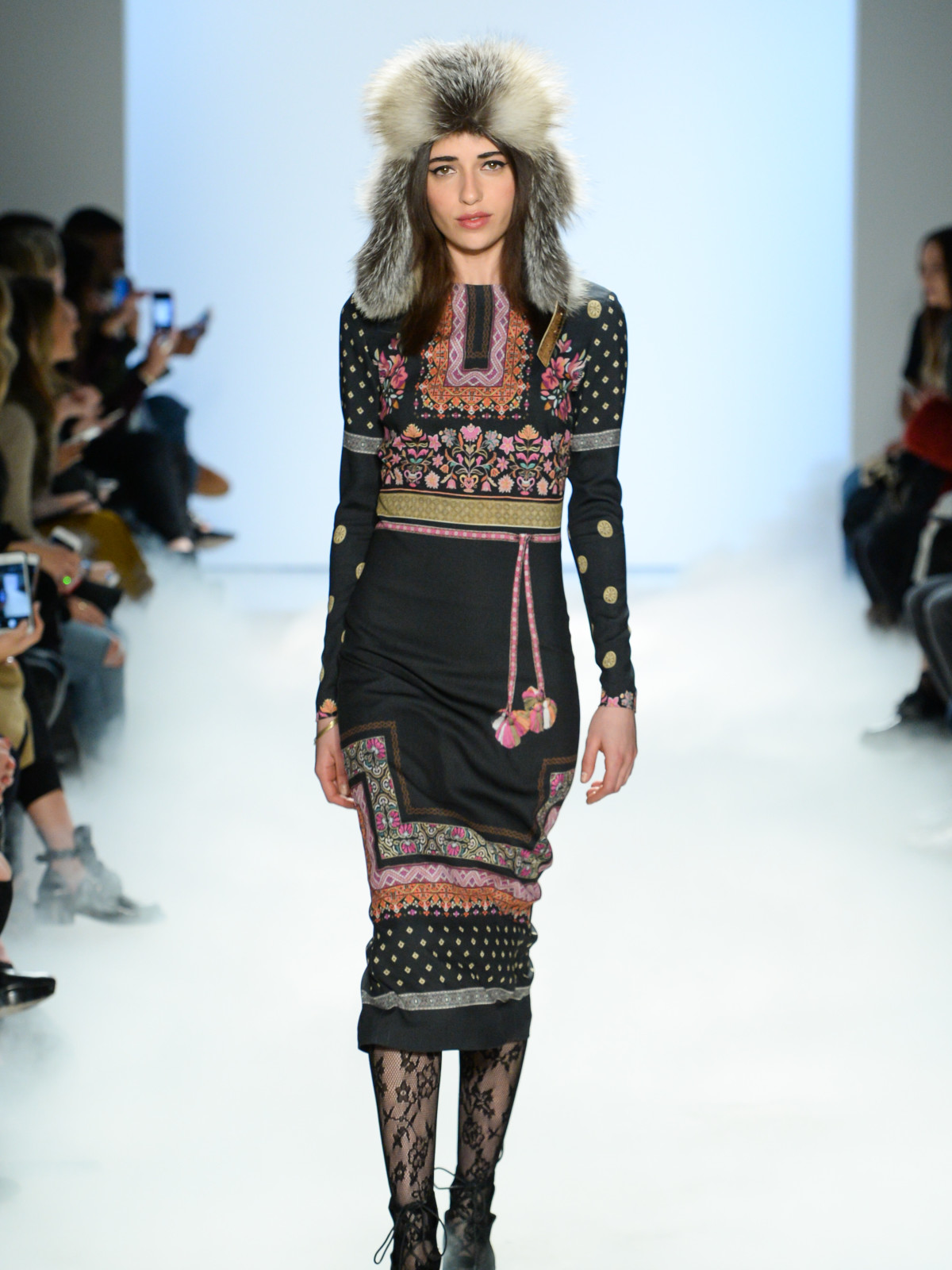 Nicole Miller fall 2016 runway show