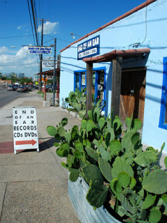 Austin_photo: Places_Shopping_End of an Ear_exterior
